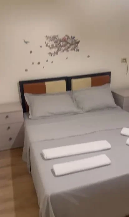 Prane kompleksit mangalem, jepet me qera 1+1