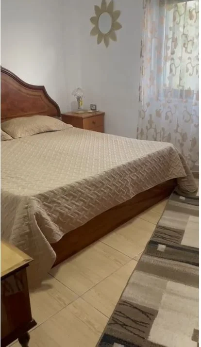 Jepet me qera 1+1 tek Vilat Gjermane ,Rruga 3 Vellezerit me vlere 300 Euro