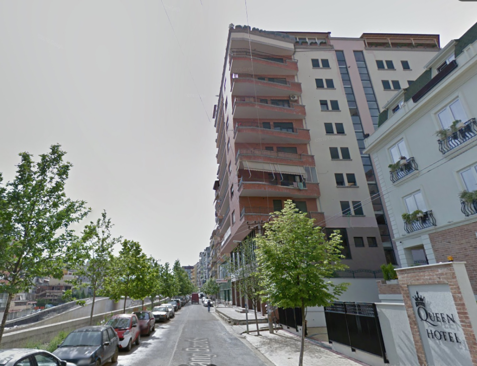 jepet me qera apartament Kati 3, 125 m² 700 € (Kristal Center)