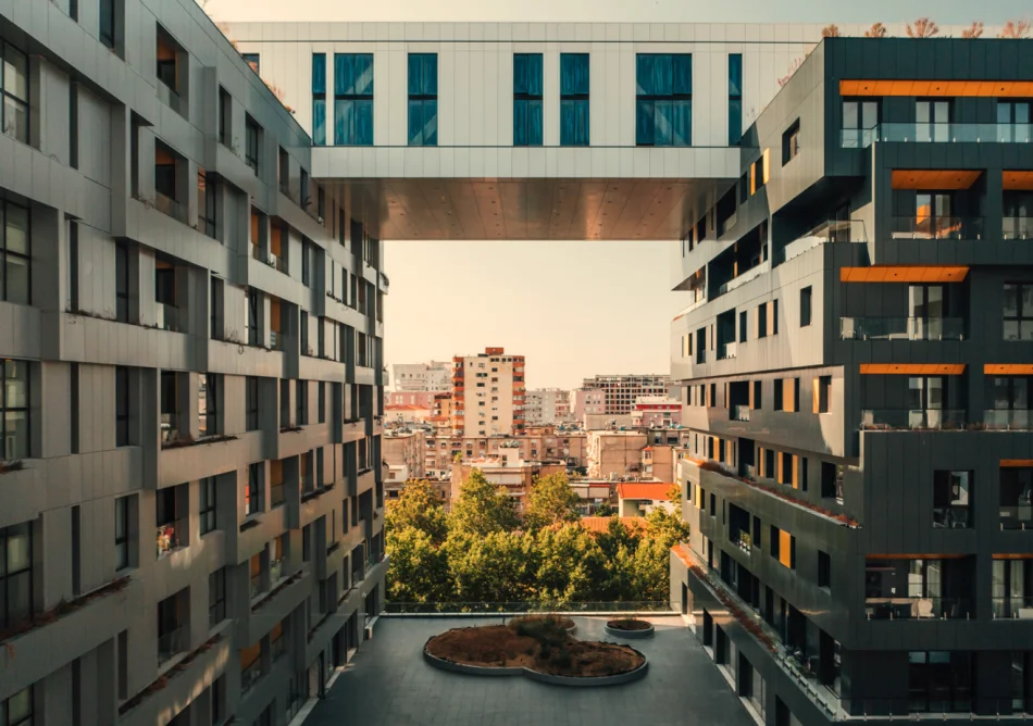 Tirane, shes apartament 3+1+Ballkon Kati 9, 140 m² 371.000 € (Square 21)