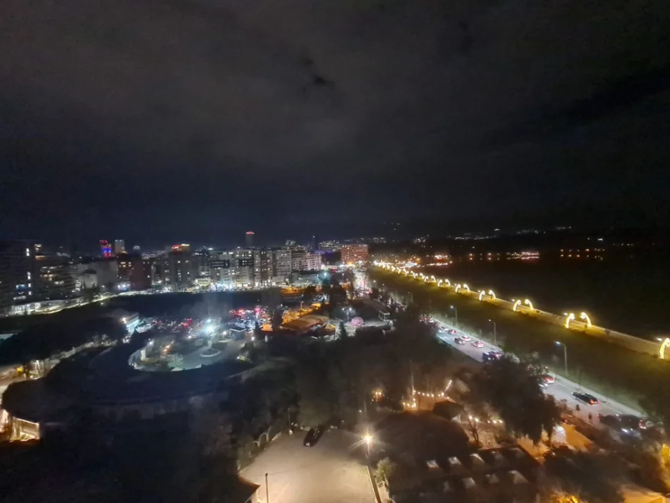 Tirane, jepet me qera apartament 2+1+Ballkon Kati 8, 128 m² 3.000 € (Lake View Residence)