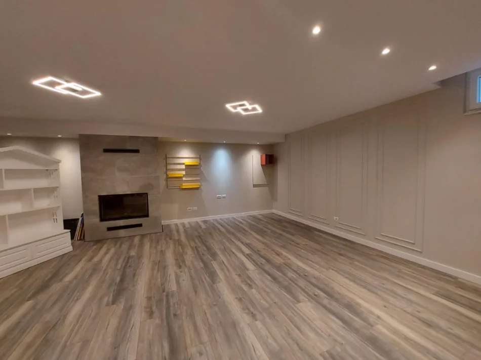 Tirane, jepet me qera Vile 2 Katshe Kati 0, 245 m² 3.000 € (Elysium Residence)