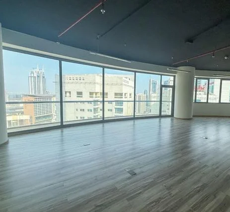 Tirane, jepet me qera ambjent biznesi Kati 1, 400 m² 6.800 € (Komuna e Parisit)