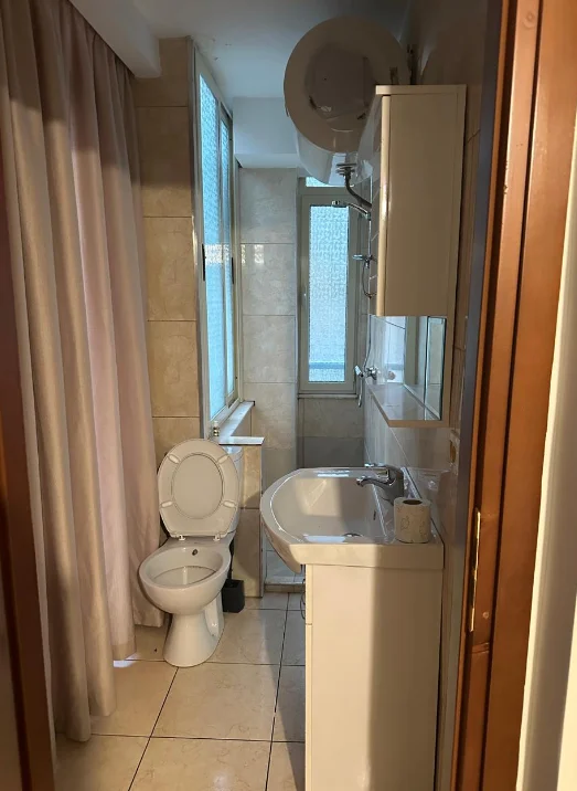 Tirane, jepet me qera apartament 2+1+Ballkon Kati 4, 90 m² 850 € (Kopshti Zoologjik)