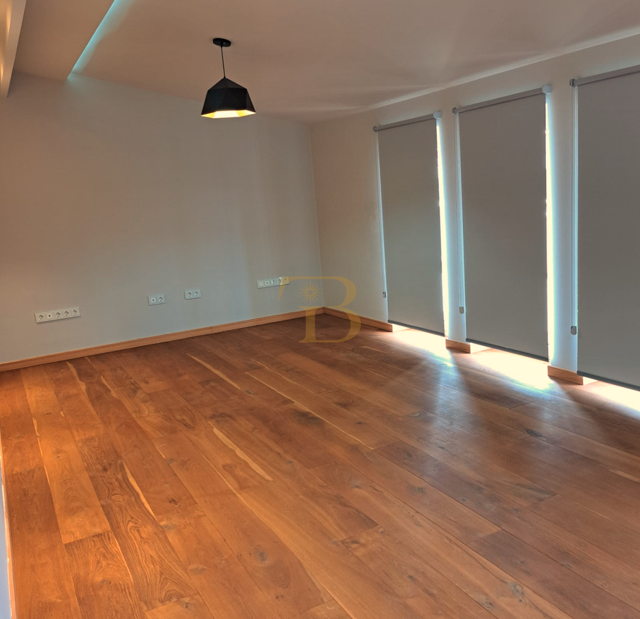 Tirane, jepet me qera Vile 2 Katshe Kati 0, 250 m² 4.200 € (Mjull Bathore.)