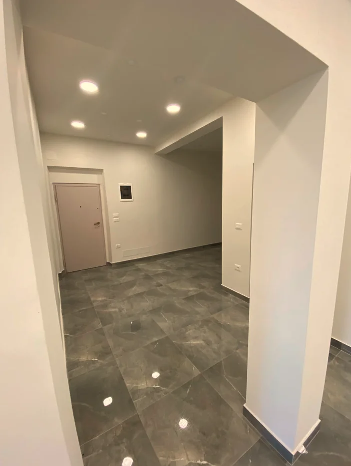 Tirane, shes dyqan Kati 0, 66 m² 490.000 € (Stadiumi Dinamo)