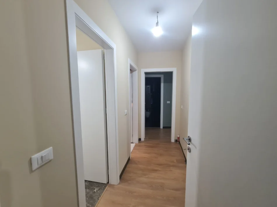 Tirane, jepet me qera apartament 2+1+Ballkon Kati 8, 128 m² 3.000 € (Lake View Residence)