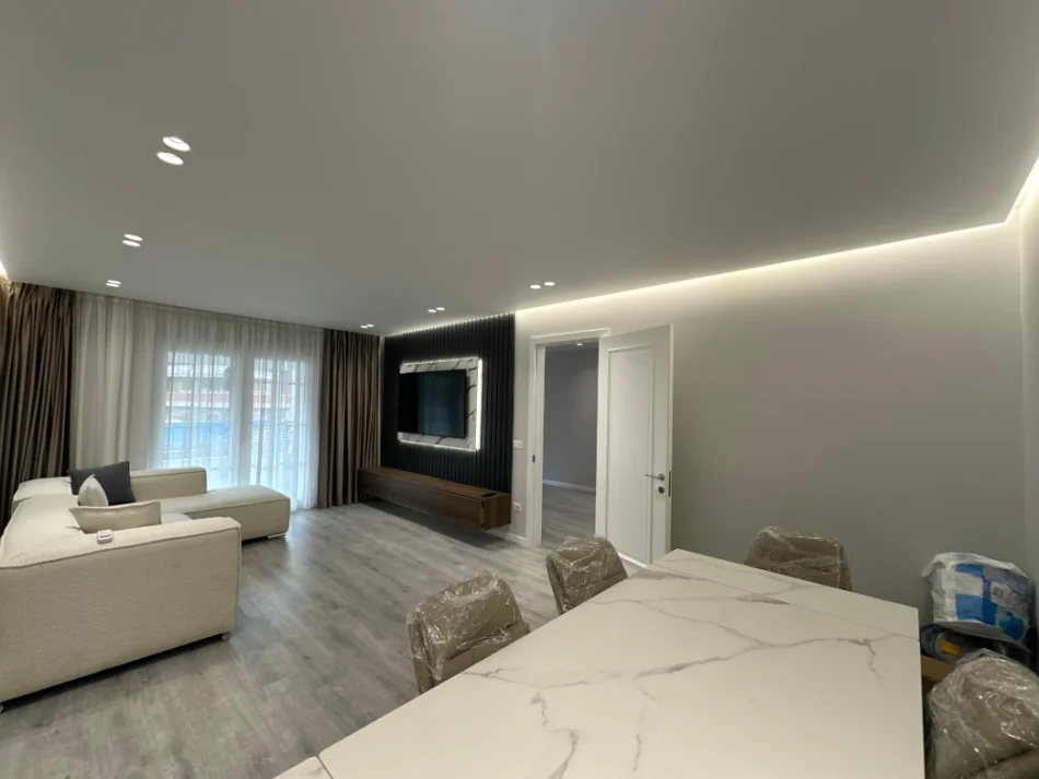 Tirane, jepet me qera Vile 3 Katshe , 420 m² 3.500 € (Vilat Gjermane)