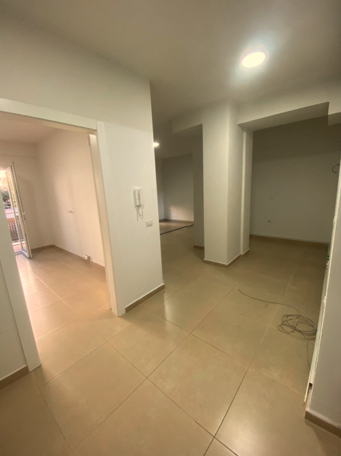 Tirane, jepet me qera zyre Kati 2, 93 m² 1.000 € (Rruga e Kosovareve)