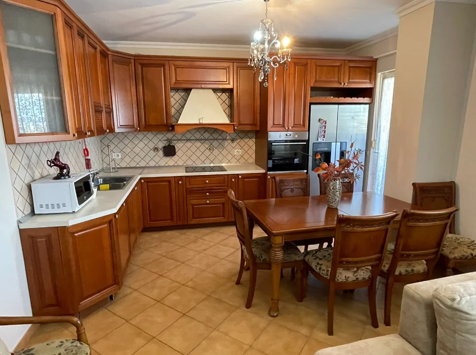 Tirane, jepet me qera apartament 2+1+Ballkon Kati 7, 100 m² 1.000 € (Stadiumi Air Albania)