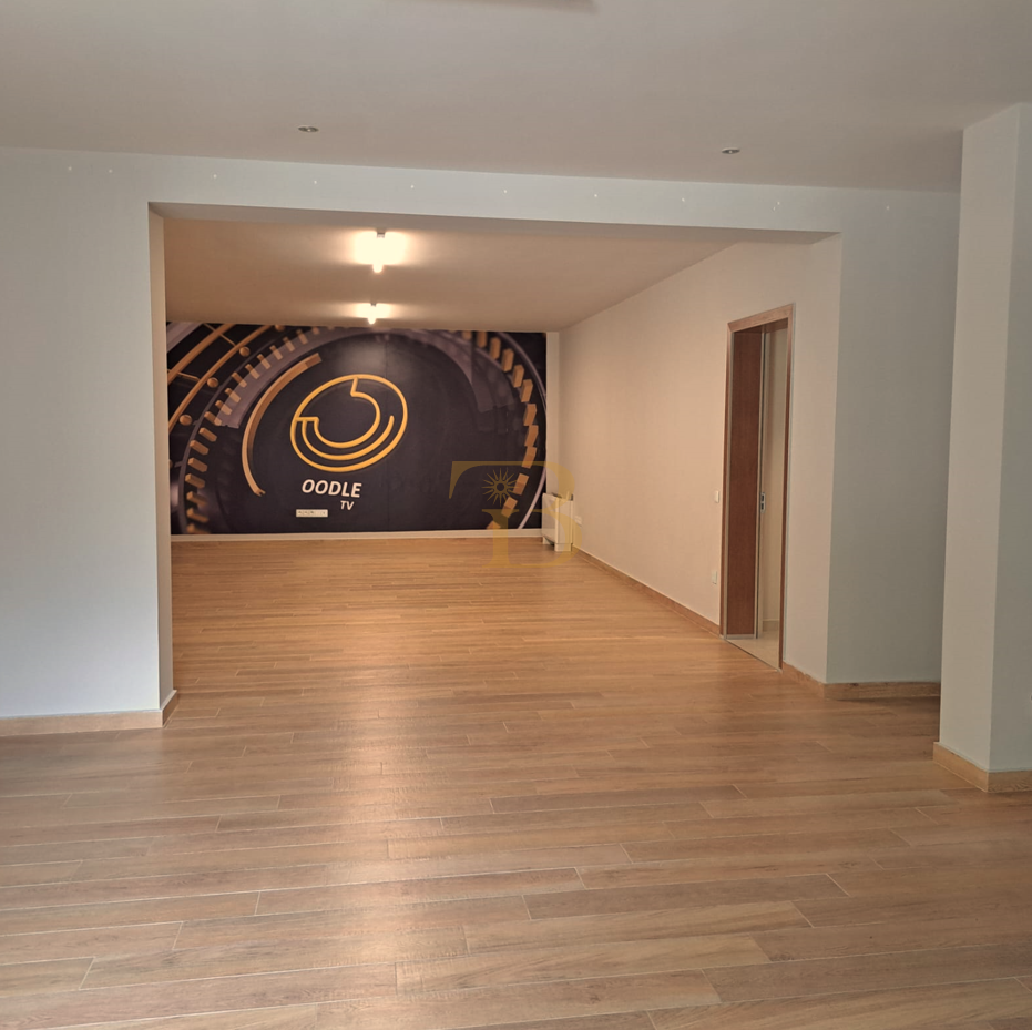 Tirane, jepet me qera Vile 2 Katshe Kati 0, 250 m² 4.200 € (Mjull Bathore.)