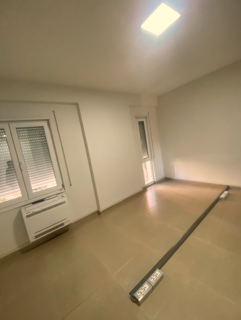 Tirane, jepet me qera zyre Kati 2, 93 m² 1.000 € (Rruga e Kosovareve)