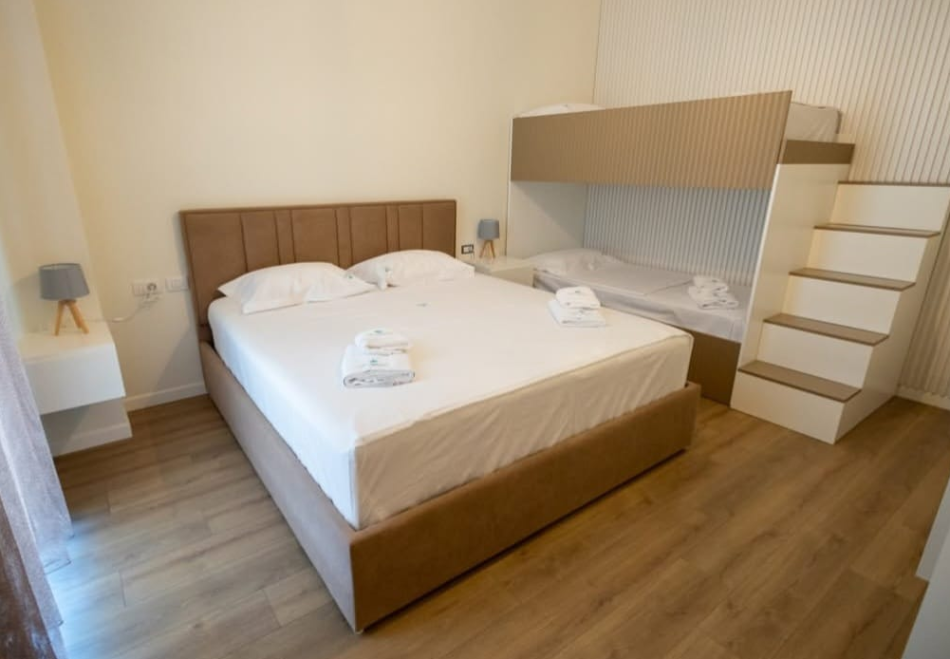 Dhermi - Palase, shes Vile 2+1+Ballkon , 150 m² (Green Coast)