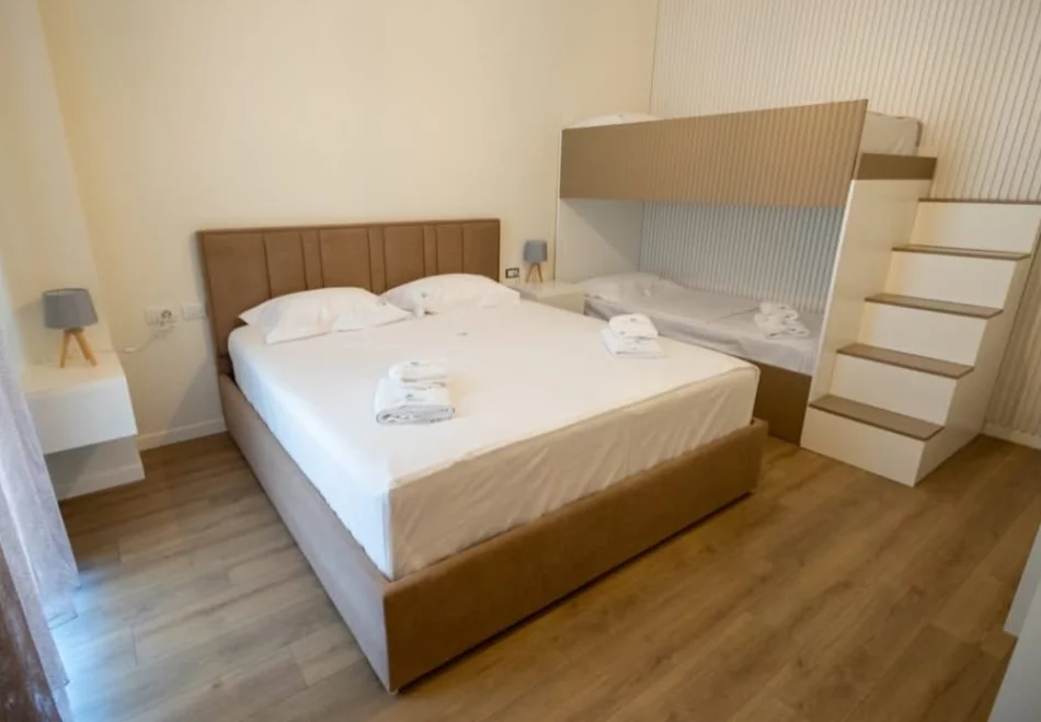 Dhermi - Palase, shes Vile 2+1+Ballkon , 150 m² (Green Coast)