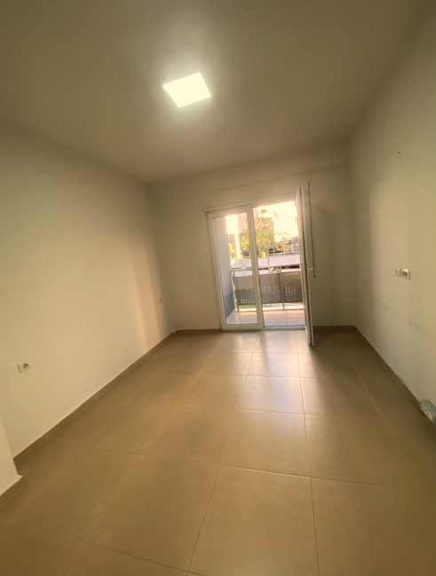 Tirane, jepet me qera zyre Kati 2, 93 m² 1.000 € (Rruga e Kosovareve)