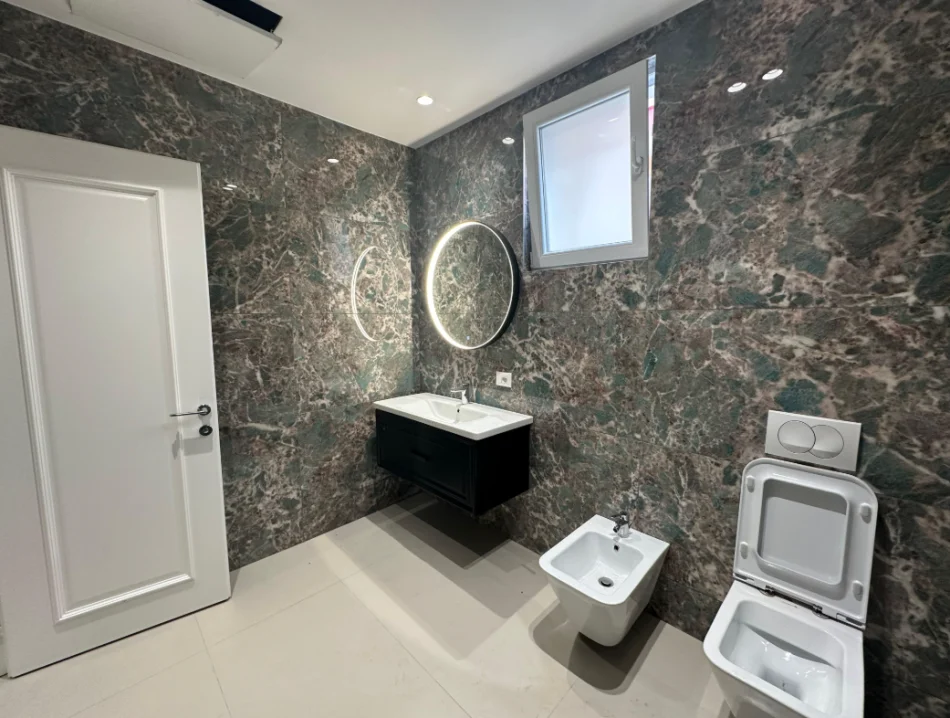 Tirane, jepet me qera Vile 3 Katshe , 420 m² 3.500 € (Vilat Gjermane)