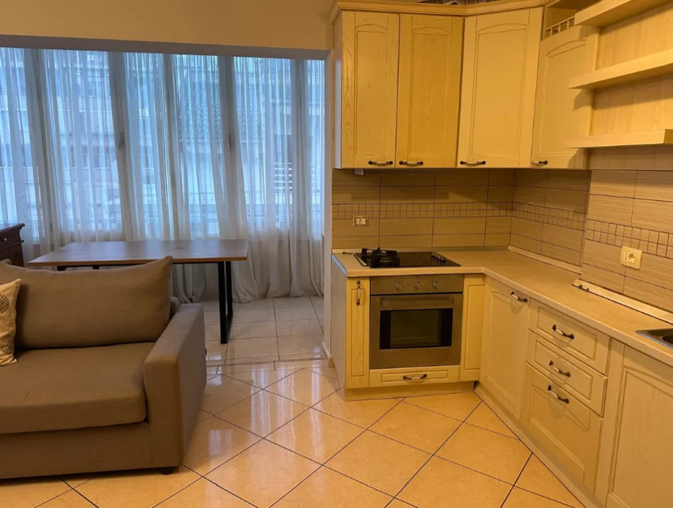 Tirane, jepet me qera apartament 2+1+Ballkon Kati 4, 90 m² 850 € (Kopshti Zoologjik)