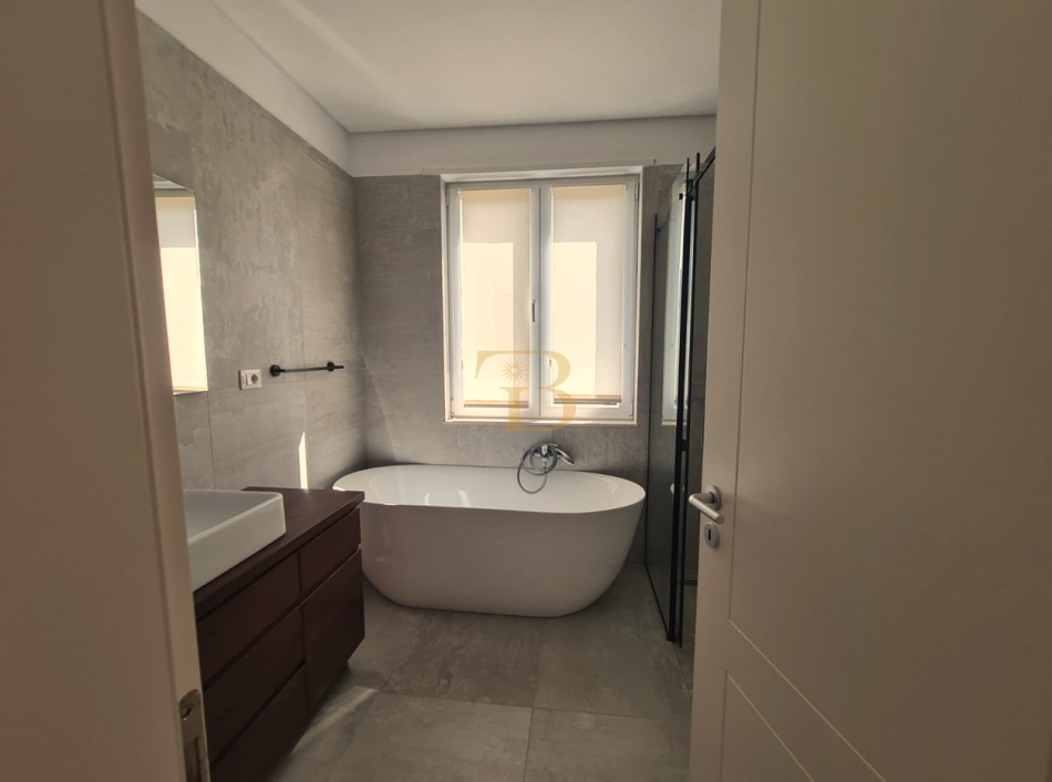 Tirane, jepet me qera Vile 2 Katshe Kati 0, 295 m² 4.000 € 