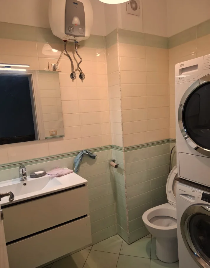 Shqiperi, jepet me qera apartament 2+1+Ballkon Kati 3, 115 m² 700 € (Kopshti Zoologjik)