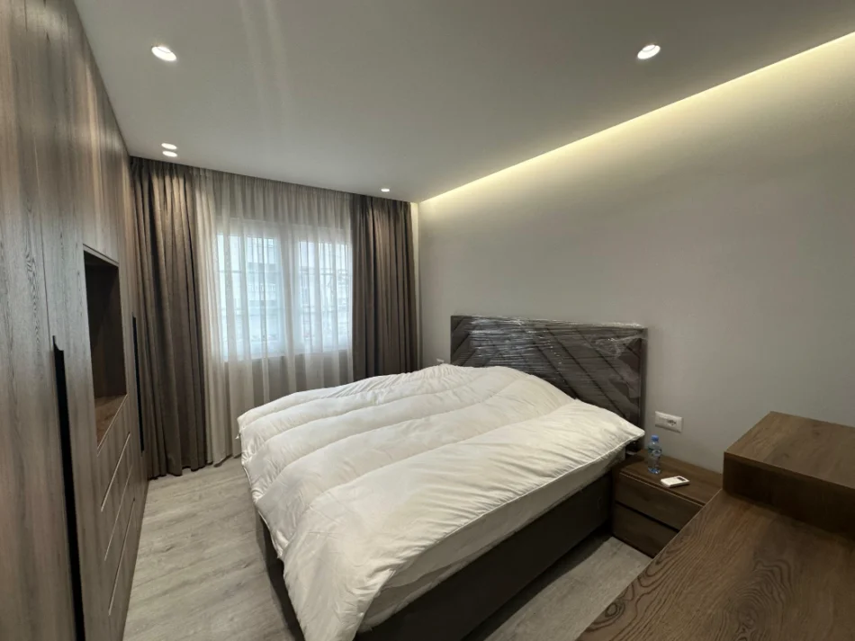 Tirane, jepet me qera Vile 3 Katshe , 420 m² 3.500 € (Vilat Gjermane)