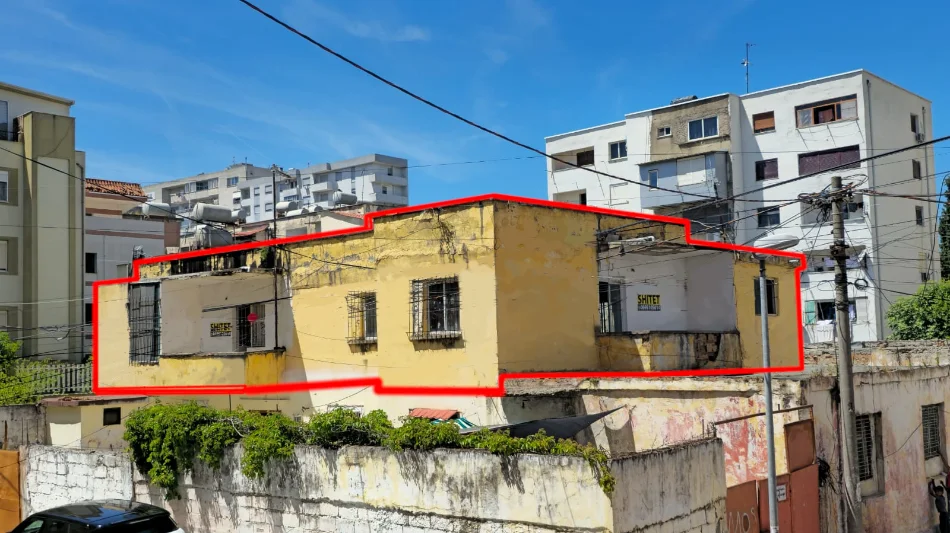 Durres, shes shtepi 4+1+Aneks+Ballkon , 131 m² 168.000 € (shoqeria-bashkimi durres)