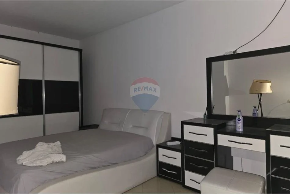 Tirane, shitet apartament 1+1 , 87 m² 128.000 € (Casa Italia)