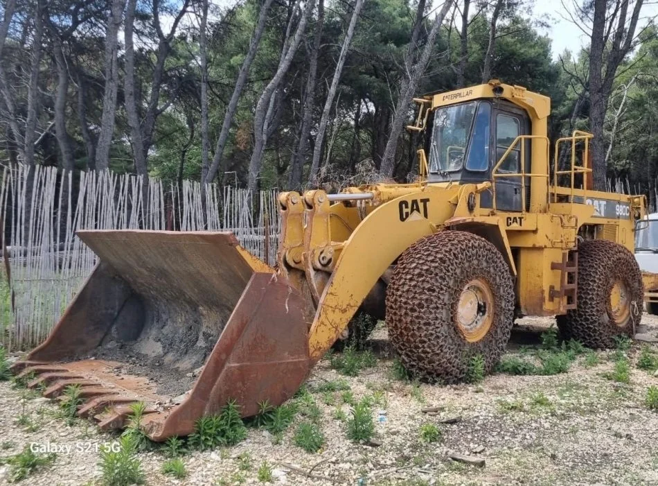 Vlore, shitet Fadrom Cat. Nafte, manuale