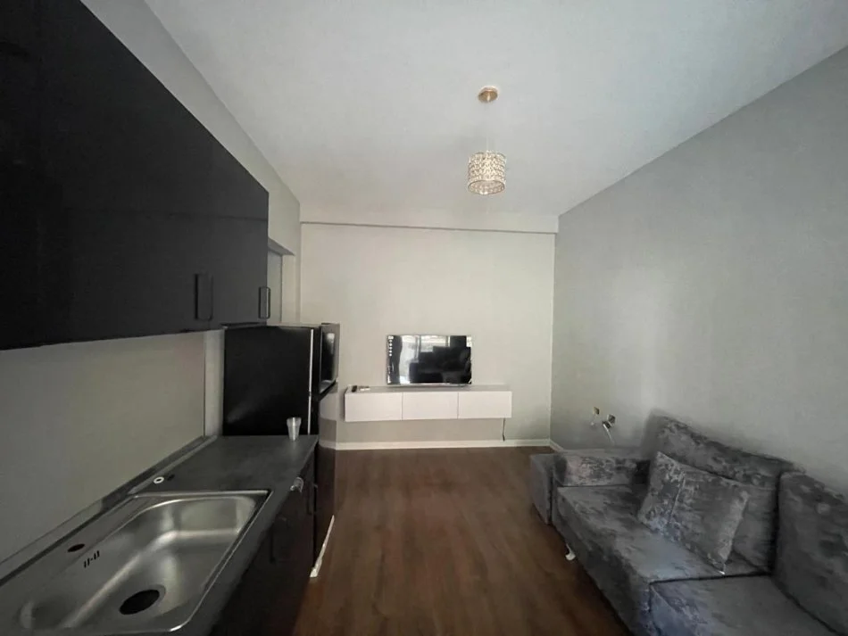 Tirane, jepet me qera apartament 1+1+Ballkon Kati 2, 55 m² 400 € (Astir te Bar Oslo)