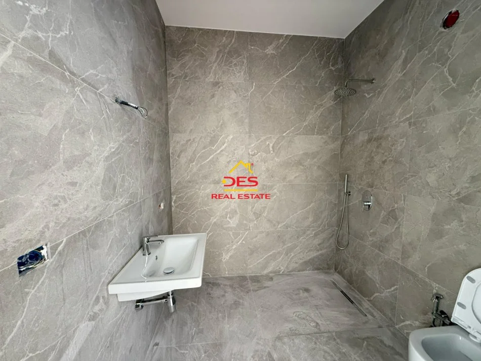 Vlore, shitet apartament 1+1+Ballkon Kati 3, 68 m² (Rruga Dhimitër Konomi)