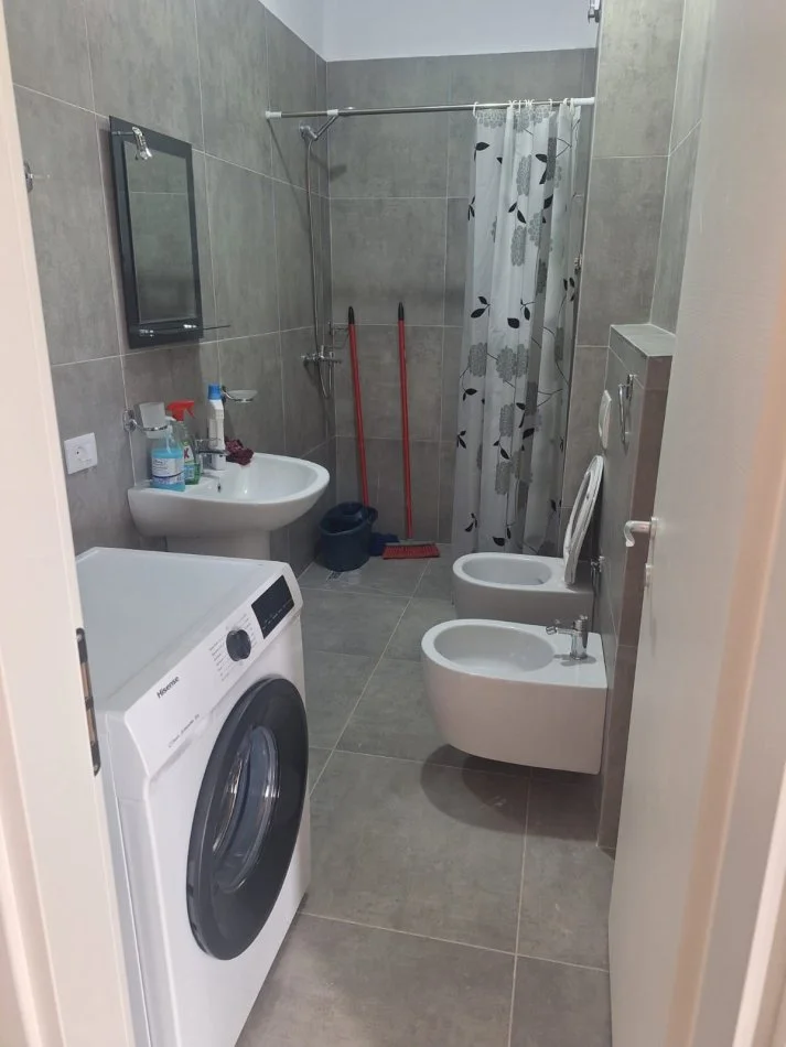 Tirane, jepet me qera apartament 1+1+Parkim Kati 5, 77 m² 500 € (OASIS ASTIR)