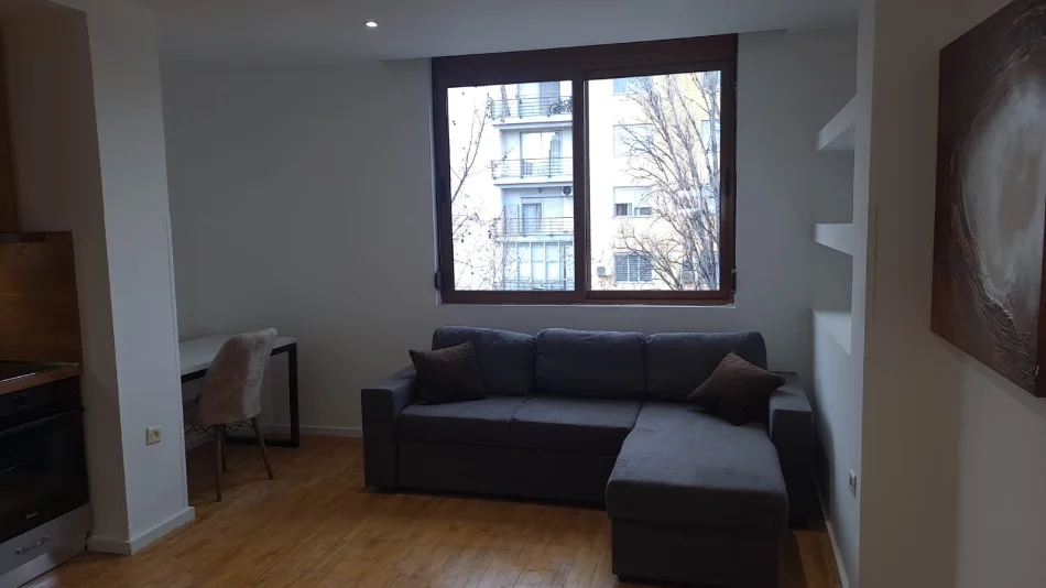 Tirane, jepet me qera apartament 2+1 Kati 2, 85 m² 550 € (Ish Restorant Durrsi tek Ferit Xhajko)