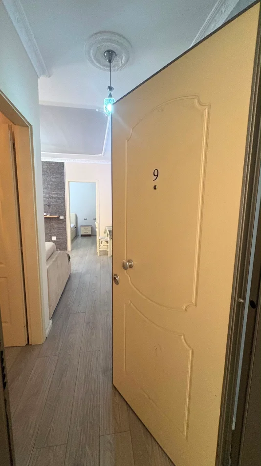 Tirane, jepet me qera apartament 2+1+Ballkon Kati 3, 90 m² 500 € (Astir prane Big Pjata)