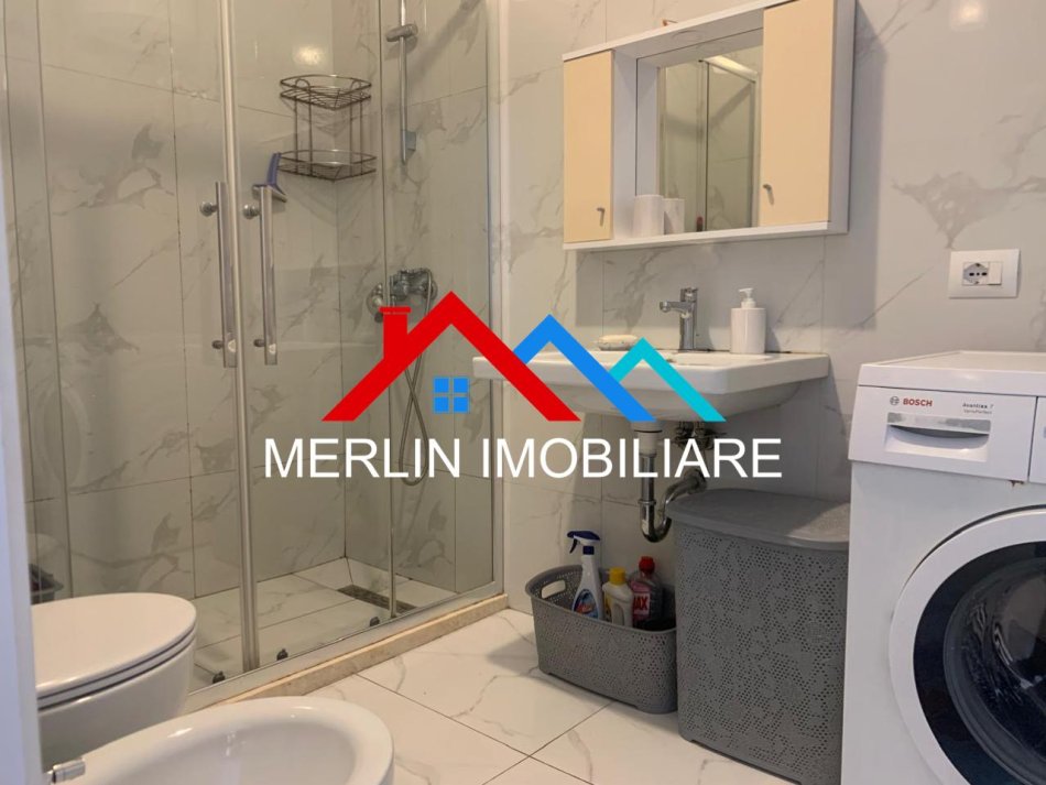 Tirane, jepet me qera apartament 3+1 Kati 5, 105 m² 600 € (RRUGA ALEKSANDER MOISIU,KINOSTUDIO)