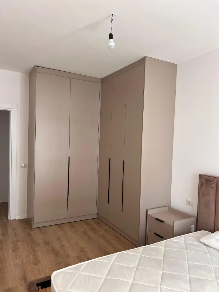 Tirane, jepet me qera 2+1 , 