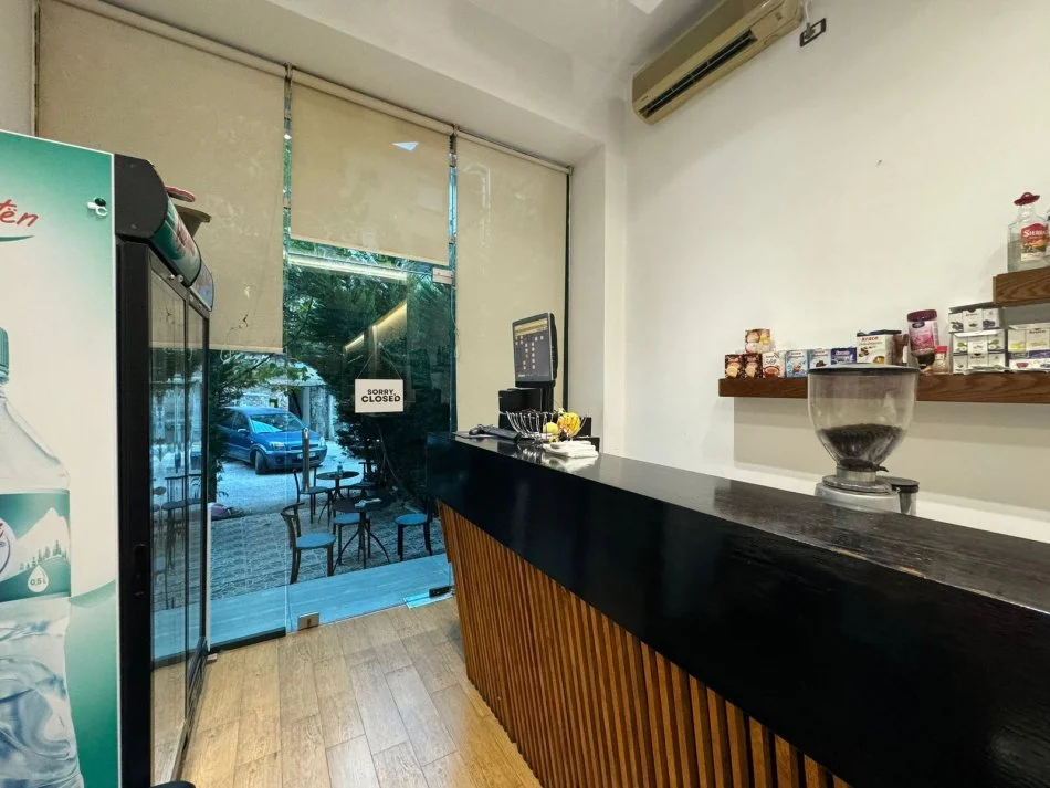 Tirane, jepet me qera lokal Kati 0, 140 m² 1.200 €