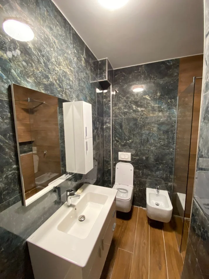 Durres, jepet me qera apartament 1+1+Ballkon Kati 3, 400 € (Plazh,Durres)