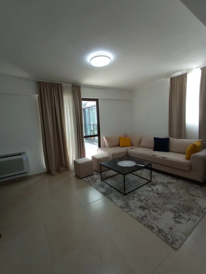 Tirane, jepet me qera apartament 2+1+Aneks+Ballkon Kati 1, 100 m² 900 € (Ibrahim Rugova)
