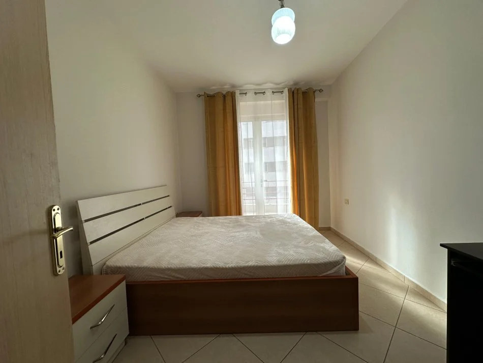 Tirane, shitet apartament 1+1+Ballkon Kati 3, 78 m² 98.000 € (Astir)