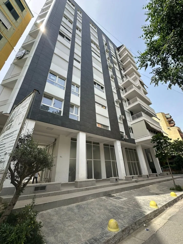 Tirane, shes apartament 1+1 Kati 2, 64 m² 150,000 € (rruga e Barrikadave,)