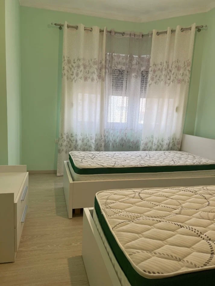 Tirane, jap me qera apartament 2+1 Kati 4, 95 m² 600 € (Don Bosko, afer Viva Market)