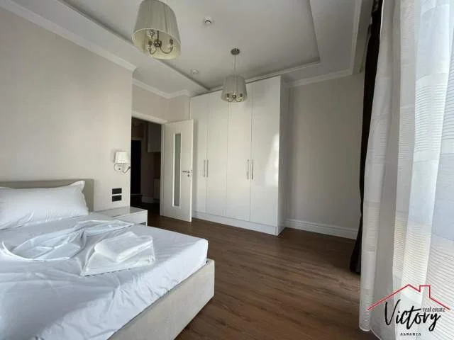 Tirane, jepet me qera apartament 4+1+BLK Kati 6, 144 m² 3.000 Euro (park gate)