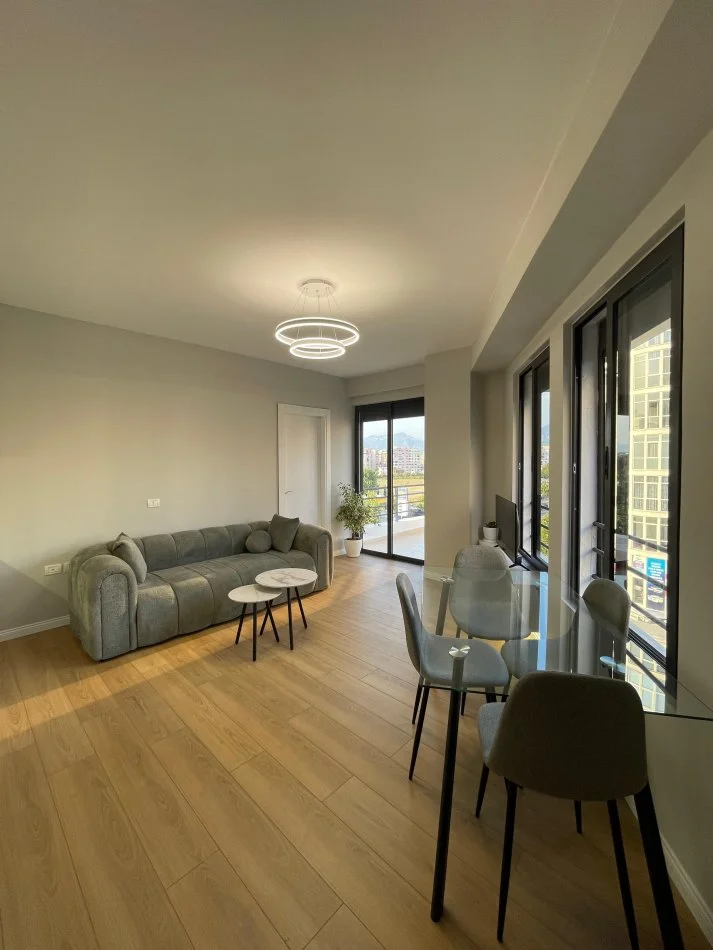Tirane, shitet apartament 2+1 Kati 4, 89 m² 128.000 € (Bulevardi Migjeni ne Yzberisht)