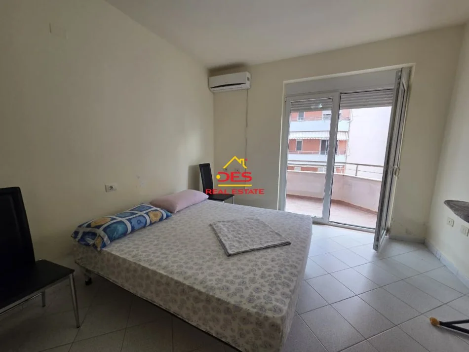 Vlore, shitet apartament 1+1+Ballkon Kati 2, 75 m² 150.000 € (Lungomare)