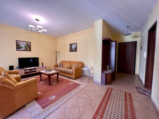 Tirane, jepet me qera apartament 2+1+BLK Kati 3, 520 Euro (Rruga Elbasanit)