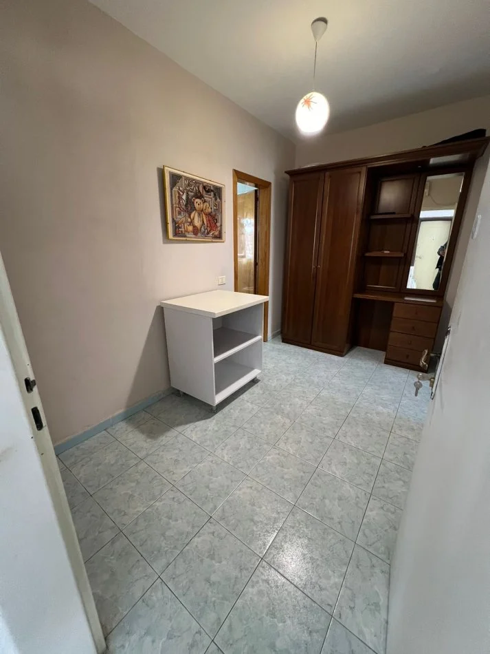 Tirane, jepet me qera apartament 1+1 Kati 5, 65 m² 450 € (Tek Ndre mjeda Tek Ish parku)