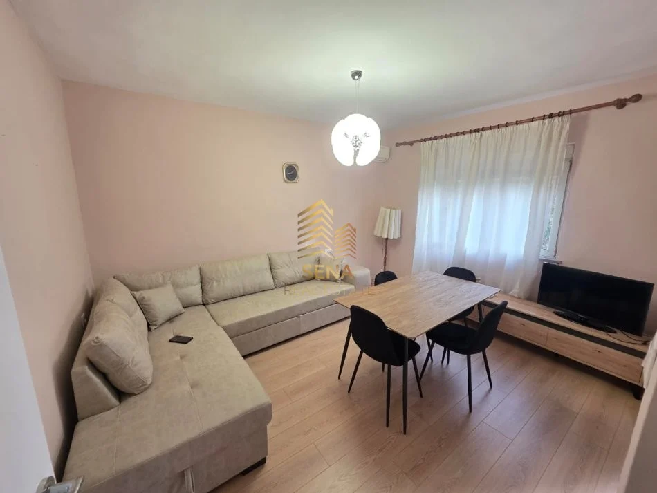 Tirane, jepet me qera apartament 1+1+Ballkon Kati 3, 67 m² 600 € (Myslym Shyri)