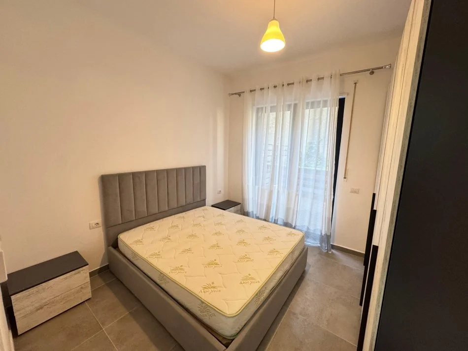 Tirane, jepet me qera apartament 1+1 Kati 1, 74 m² 500 € (Rruga kodra e diellit)