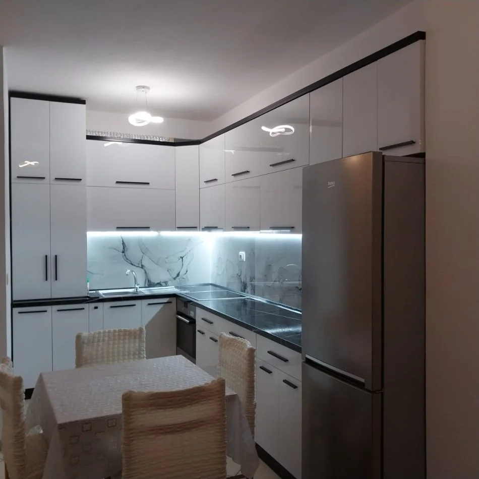 Tirane, jepet me qera apartament 1+1+Ballkon Kati 2, 60 m² 400 € (ASTIR)