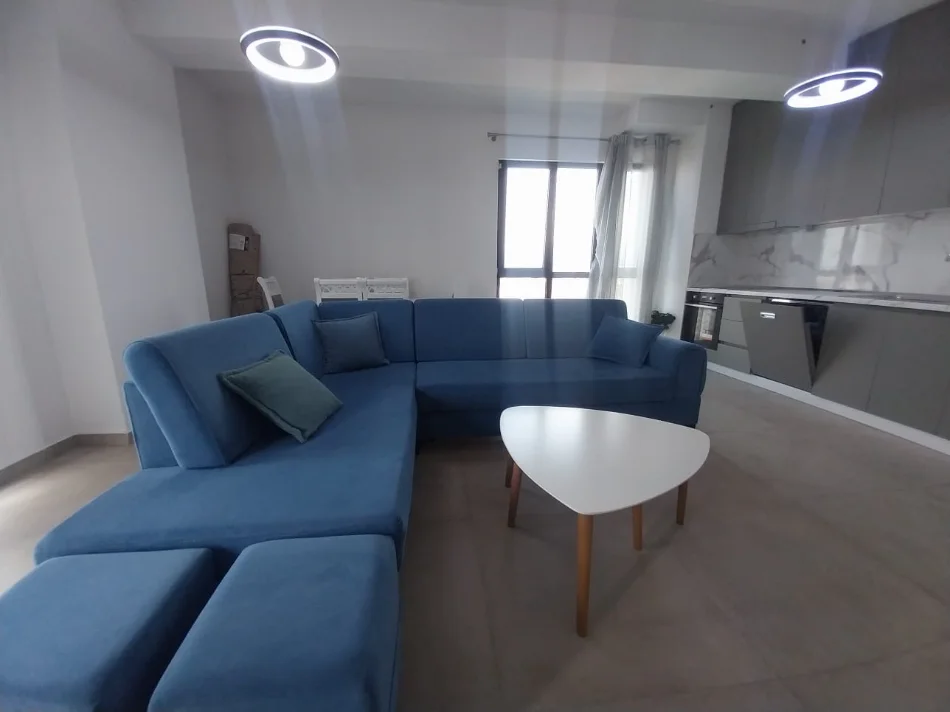 Tirane, jepet me qera apartament 2+1+2 Kati 9, 116 m² 700 € (FARMACIA 10 , Kompleksi Arlis)