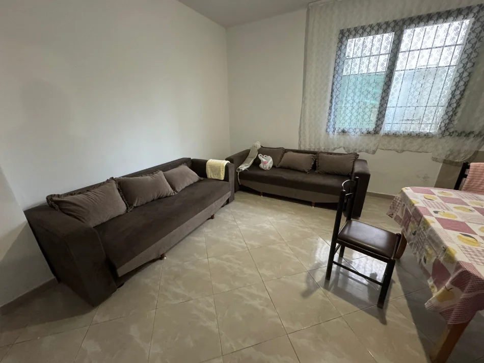 Durres, jepet me qera apartament 2+1 Kati 1, 330 € (Kenete, Durres)